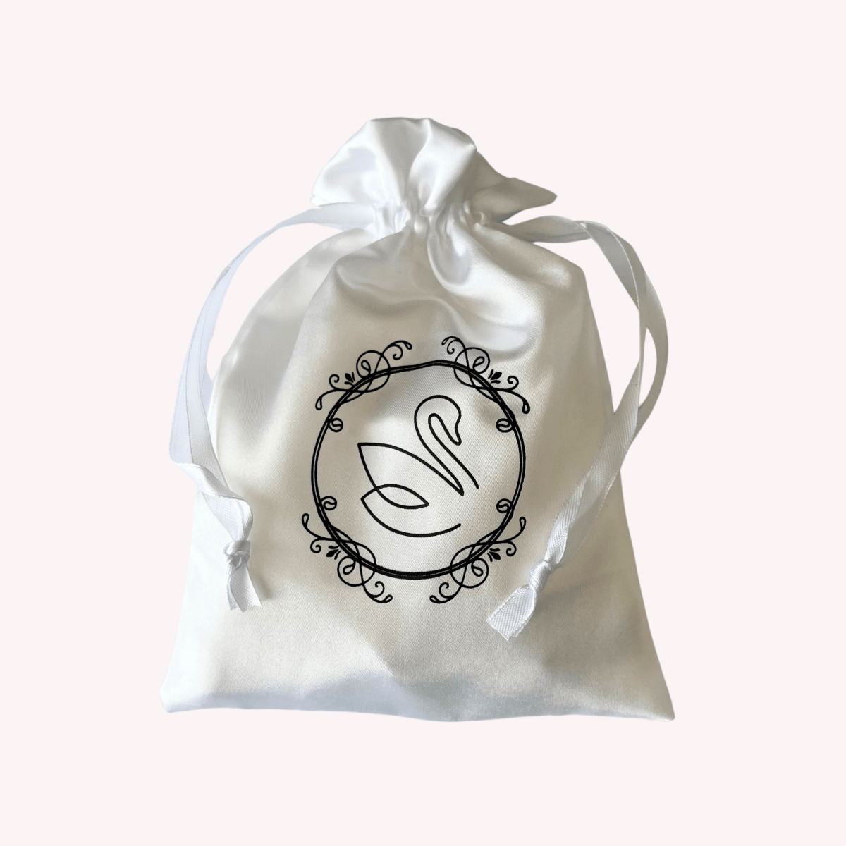 Pochon en satin vegan blanc Lu.soins